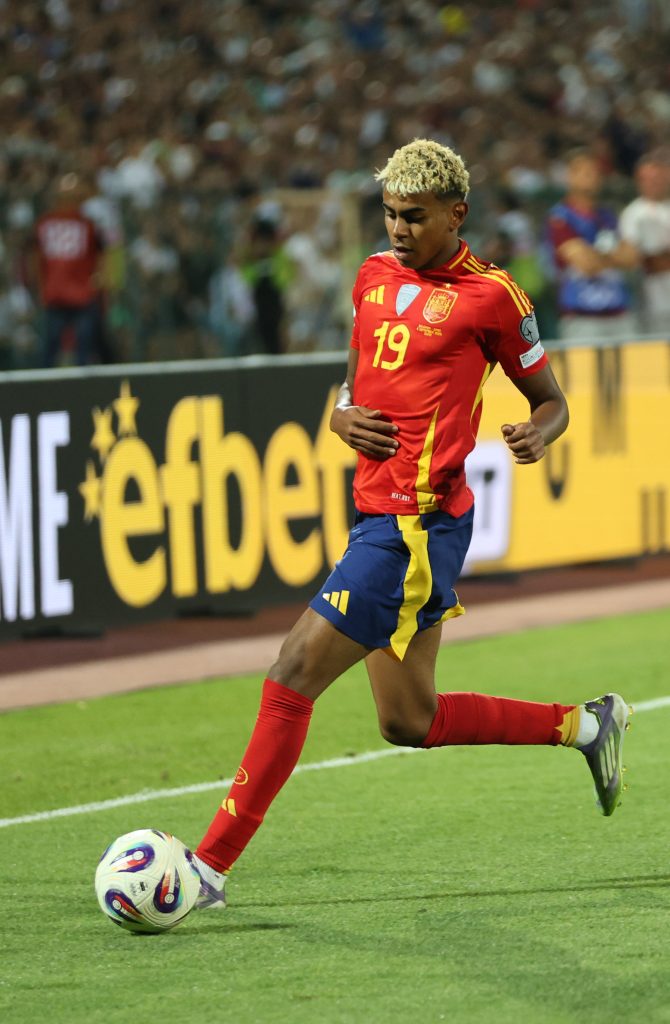 Lamine Yamal, football
